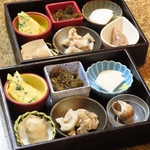 名物のへぎそばの他にも食材にこだわり、お酒が進む料理造りを意識してご提供しております。