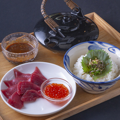 いくらと本漬けマグロ茶漬け