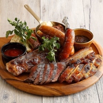 お酒との相性もピッタリなボリューむのあるお肉料理をご用意！こだわりのお料理をお楽しみ下さい♪