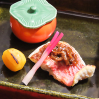 旬の魚介から、スモーク、お肉料理までバラエティ豊富