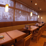 広々として落ち着いた和空間で新鮮な魚介類を提供！旬の食材を堪能できる月替わりコースがオススメ☆