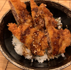 鮪ソースかつ丼