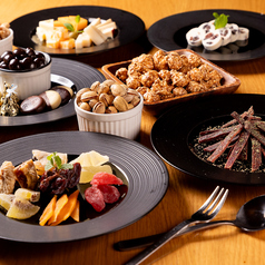 シンプルかつ、多ジャンルなBarフード