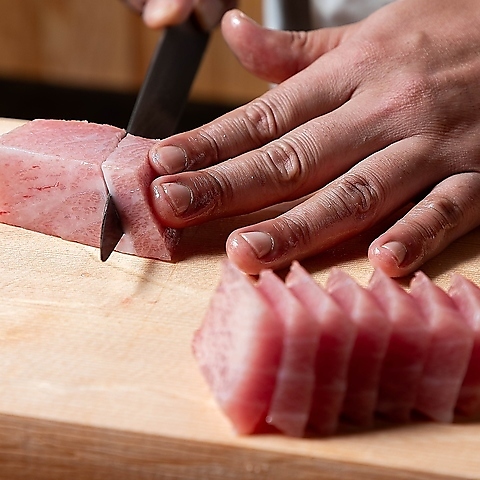 うまい魚、うまい酒、ご用意してお待ちしております。