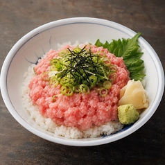 まぐろのたたき 香味ねぎ丼