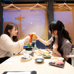 少人数でのご利用も大歓迎です！ランチや昼飲みでのご利用はもちろんのこと、お仕事終わりにご友人や同僚と軽くお寿司で一杯いかがでしょうか？落ち着いた空間とおもてなしで楽しいひと時をお過ごしください・・・
