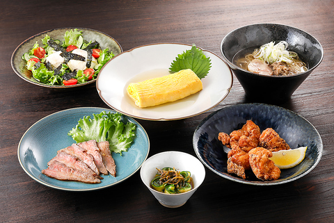 ラーメンと居酒屋料理がお手頃価格で堪能できる！