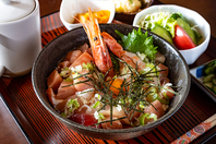 ランチ、ディナー共に定食もご用意しております！