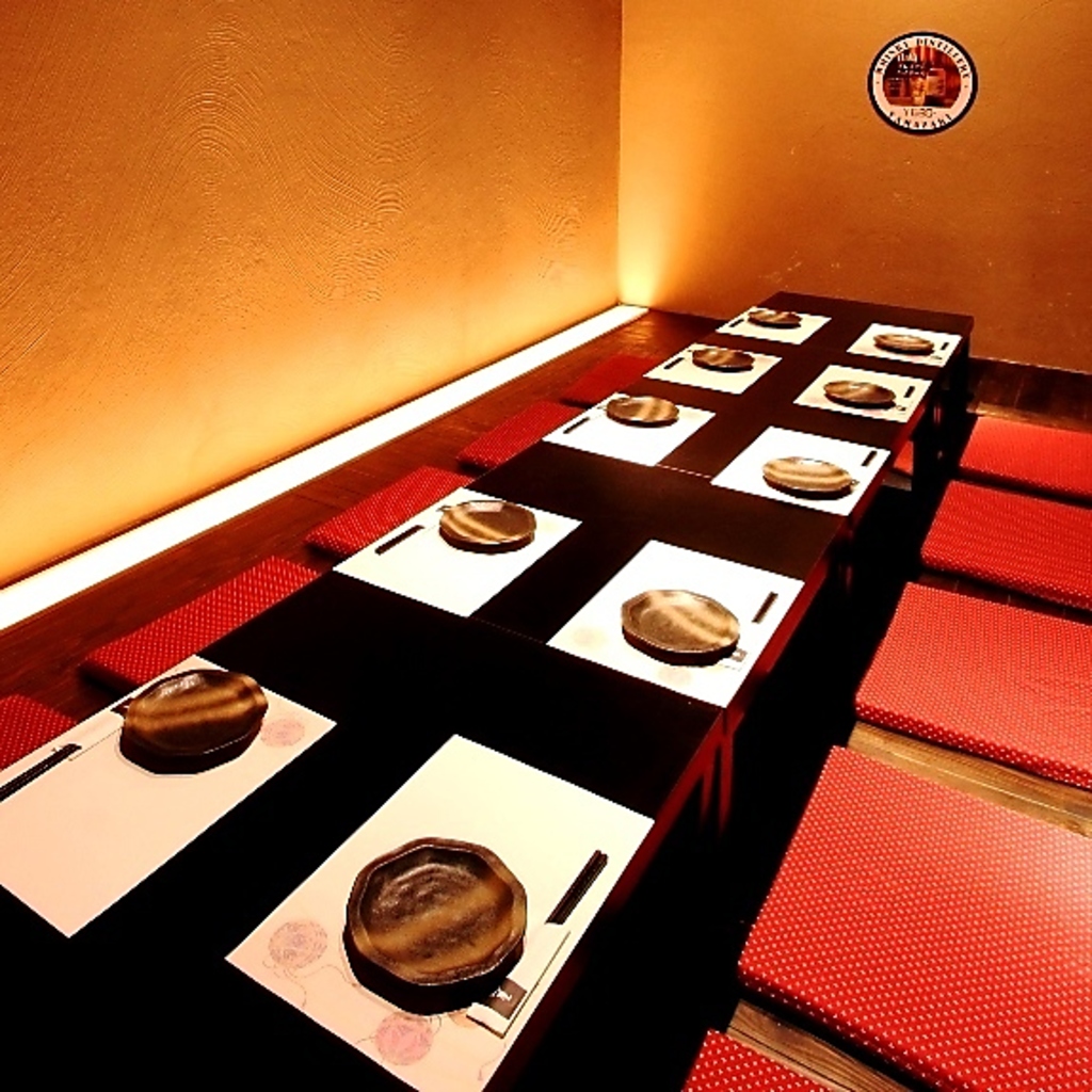 店内は全室個室！少人数から最大22名様の座敷個室までプライベートな空間でお食事とお酒を楽しめます