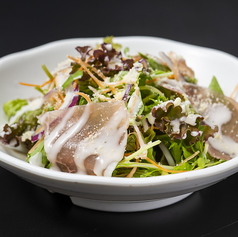 生ハムチーズのシーザーサラダ