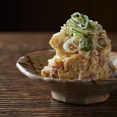 店内仕込みの手作り料理と秘伝のタレで味わう逸品