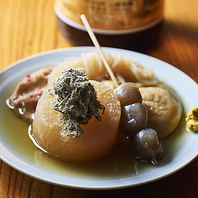名物の生あじレアフライや出汁香るおでん等一品も充実♪