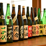 越後の日本酒を中心に全国の日本酒を取り揃えております♪