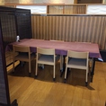 6名様のテーブル席。お席の移動・連結可能ですので、お客様の人数に合わせたお席をご用意いたします。