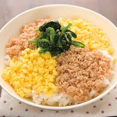 新橋商店の4色丼