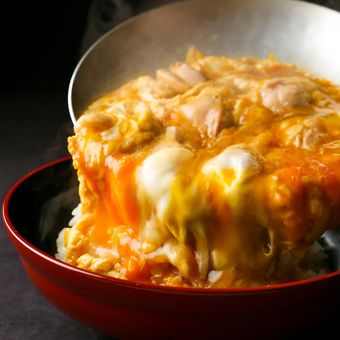 とろとろ卵の親子丼やジューシーな手羽先などの鳥料理がご堪能いただけます♪