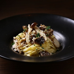 4種キノコのクリームパスタ