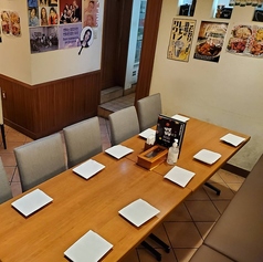 半個室は接待やプチ宴会などにも。周囲を気にせずゆっくりご利用いただけます♪