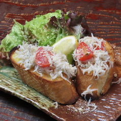 釜揚げしらすのブルスケッタ