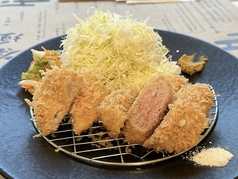 【トンカツ×メンチカツ】の写真