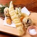 料理メニュー写真 ●穴子の一本揚げと旬菜の天ぷら