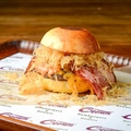料理メニュー写真 ベーコンチーズバーガー