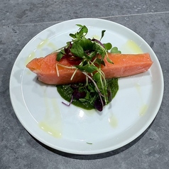 ☆とろけるレアサーモン 春菊のソース