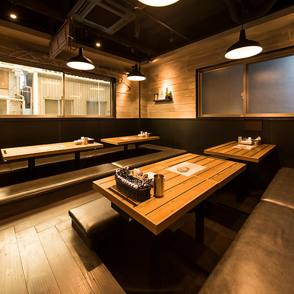 ゆったり掘りごたつ＆洋風モダンテイストのお洒落な店内。足を伸ばしてお寛ぎ下さい。※画像は系列店