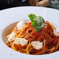 料理メニュー写真 モッツァレラチーズのトマトパスタ