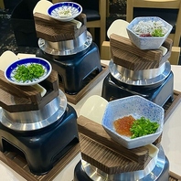 お席で炊き上げる自慢の【釜飯】