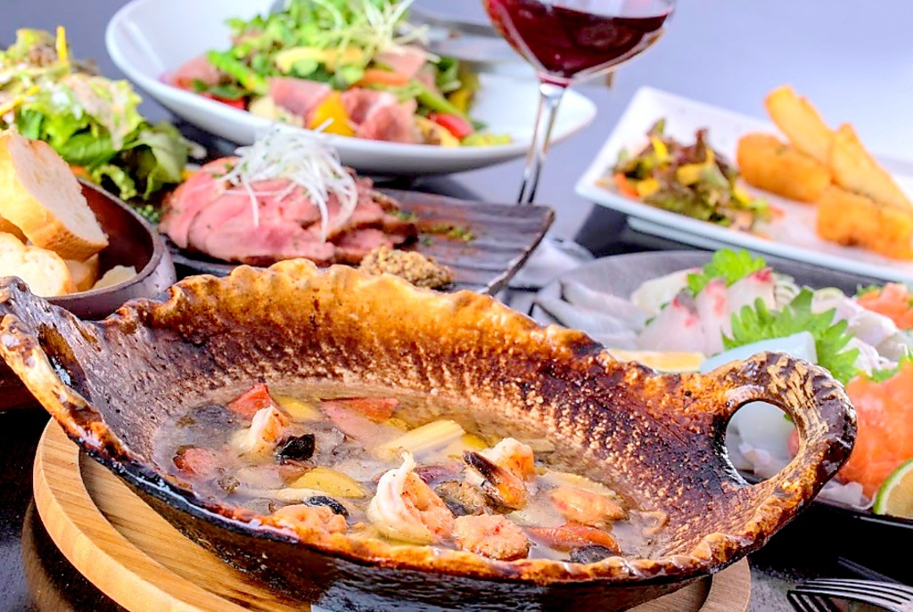 当店おすすめの120分飲み放題付き宴会コースで忘新年会をお楽しみください♪