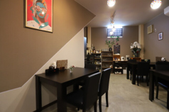 デートや女子会、大人数での各種ご宴会にもぴったりなテーブル席を完備。全席禁煙なので、お子様と一緒に安心してご来店いただけます。