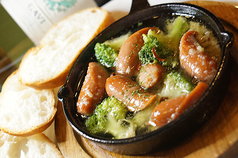 チョリソーとブロッコリーのアヒージョ