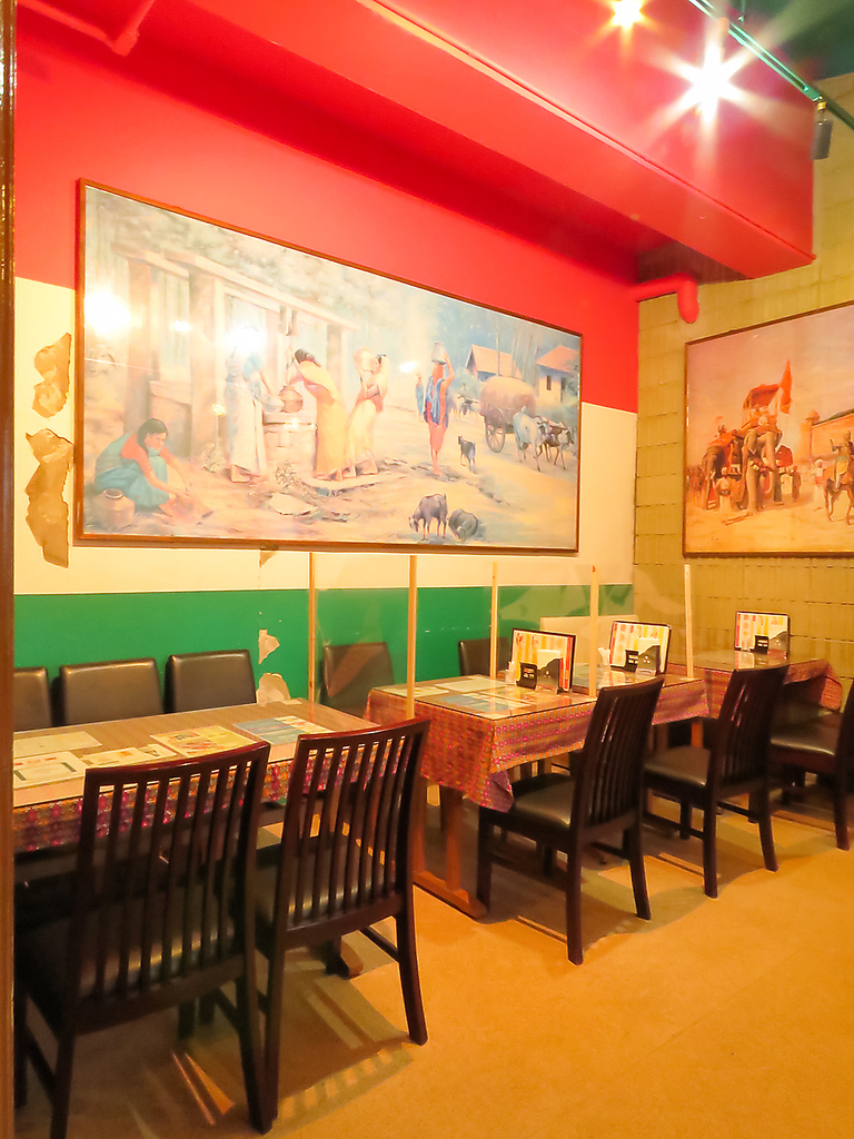 広々店内で異国気分♪ゆったり過ごせる空間です！