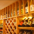【一期一会の日本酒・焼酎】毎日違う銘柄を置いているのでその日その日で出会うお酒をお楽しみ下さい♪この季節に合ったものを入れ替えで常時20種以上ご用意しております。初心者の方も通の方も満足できるラインナップ。