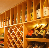 【一期一会の日本酒・焼酎】毎日違う銘柄を置いているのでその日その日で出会うお酒をお楽しみ下さい♪この季節に合ったものを入れ替えで常時20種以上ご用意しております。初心者の方も通の方も満足できるラインナップ。