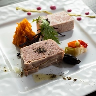 カジュアルにワインと合わせて愉しめる美味しい料理達