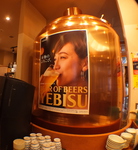 店内の巨大な生ビール貯蔵タンク！工場よりできたてを直送するから、毎日旨い生ビールで今宵も乾杯♪