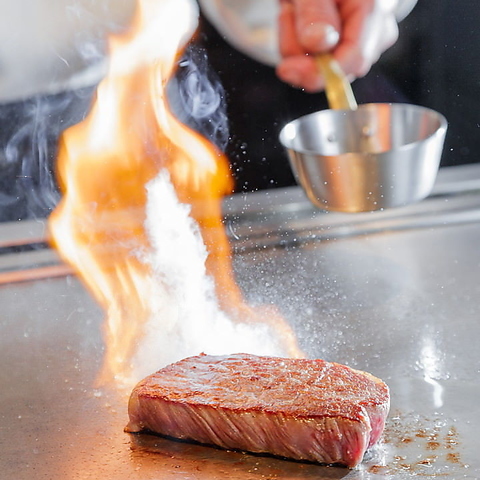 松阪牛ステーキから海鮮まで、厳選された食材を楽しめる。特別なひと時をおもてなし。