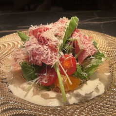 生ハムと旬のフルーツサラダ