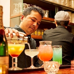 貸切だから安心！世界のお酒や肉料理が楽しめるバル♪