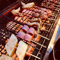 じっくり焼き上げる串焼き