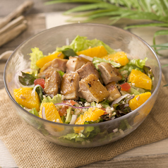 グリルチキンとオレンジのサラダ