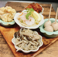 まずはお疲れ様SETで乾杯！おつまみ3種＋ドリンク1杯！