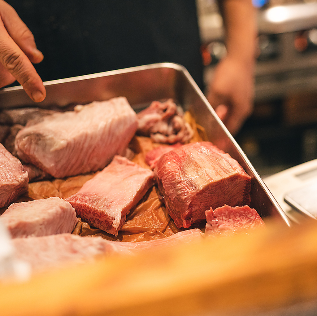 【夕方17時から朝5時まで】絶品お肉をご用意しております！駅から1分◆喫煙可能
