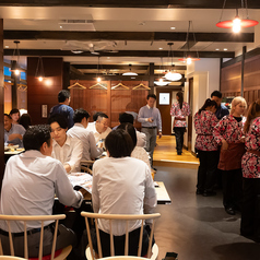 広々とした店内とテーブル間隔になっておりますので、ごゆっくりお寛ぎいただきながら美味しいお食事をお楽しみいただけます♪新鮮な海鮮を使用したお寿司をはじめ各種お料理をご用意しております♪