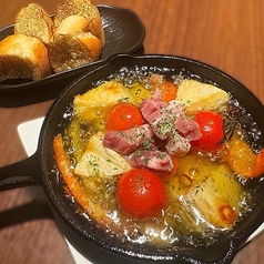 パンチェッタとカマンベールチーズのアヒージョ