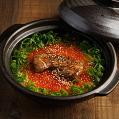 鮭ハラスといくらの親子土鍋飯