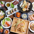 料理人が直接市場へ出向き、目利きで仕入れる新鮮な鮮魚を使った寿司・天ぷら料理をご提供しております！プリッとした食感や磯の香り、濃厚な旨みは専門店ならではの味わいです！