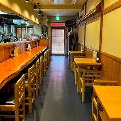 牡蠣と肉のらりくらり広島駅本店の雰囲気3